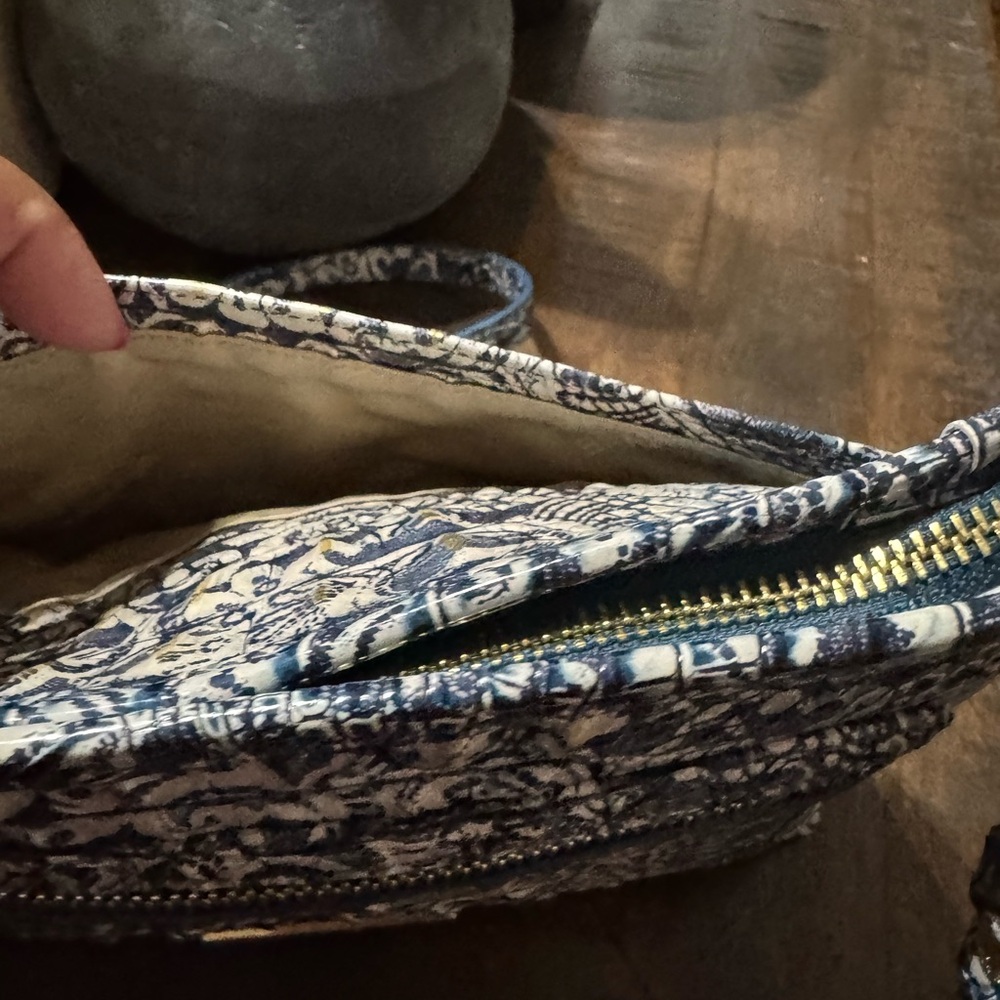 EUC Brahmin Vida Crossbody in the Blue Filigree Melbourne - Picture 8 of 11